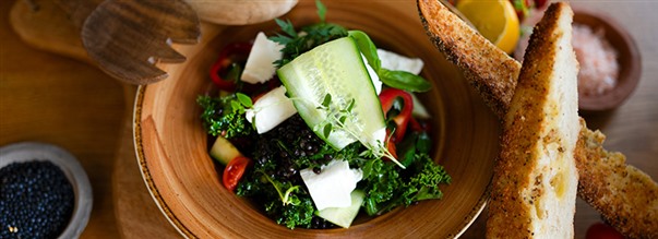 Belugasalat med fetaost og citron