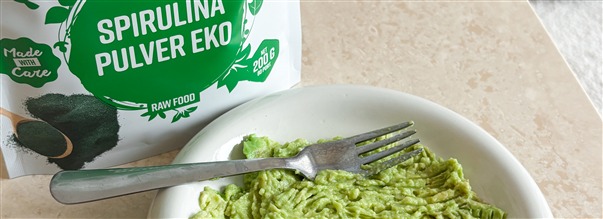Ansigtsmaske med spirulina og avocado