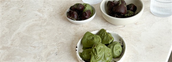 Snack med jordbær og matcha