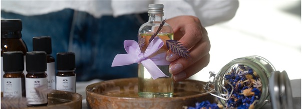 Lav din egen massageolie med æteriske olier