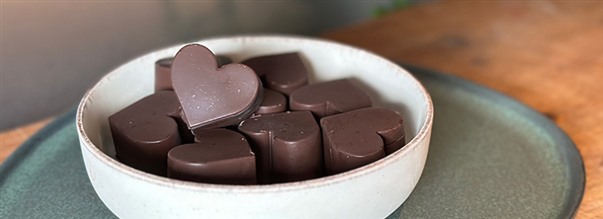 Fyldte chokolader med hindbær